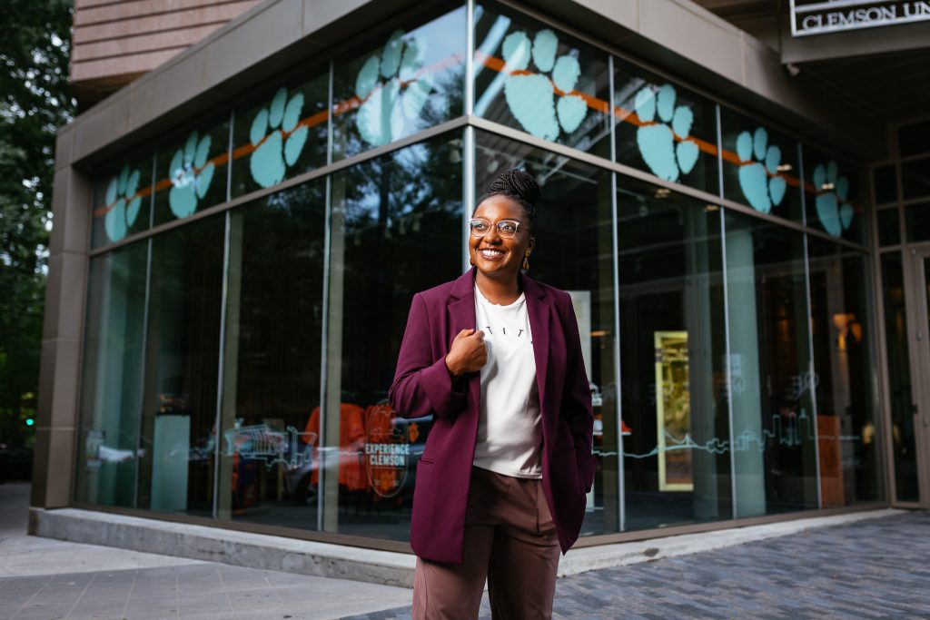 portrait of Shontavia Johnson